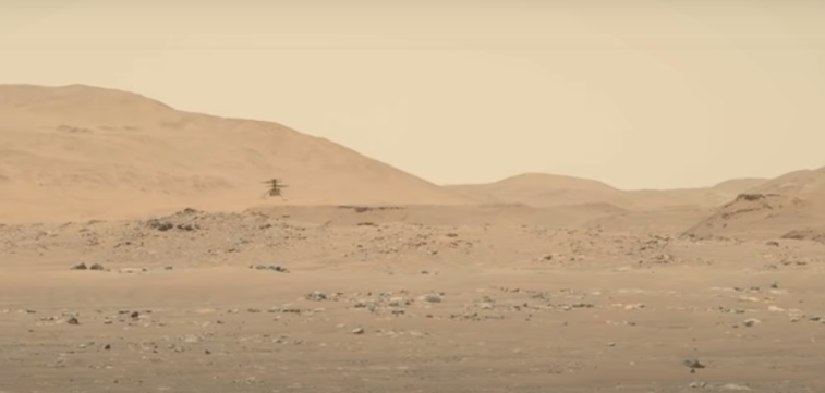 Imaginea articolului Elicopterul Ingenuity al NASA a zburat, mai mult şi mai sus, pe Marte