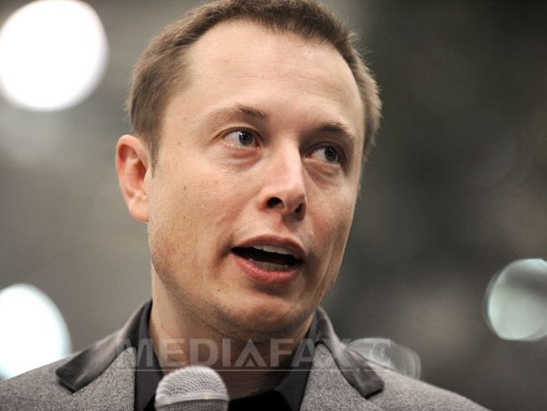 Imaginea articolului Tesla Motors l-a plătit pe Elon Musk cu 70.000 dolari anul trecut, faţă de 78 mil. dolari în 2012