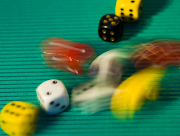 Imaginea articolului Guvernul obligă organizatorii să cotizeze cu 1.000-5.000 euro la o fundaţie contra jocuri de noroc