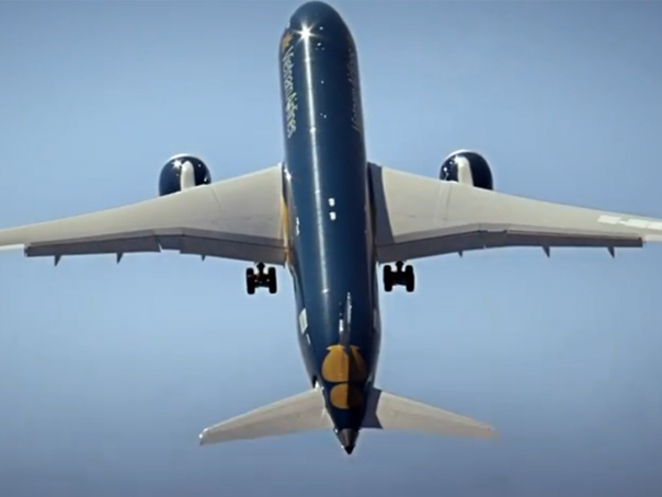Imaginea articolului Ce este capabil să facă noul 787 Dreamliner. Imagini cu un show acrobatic cu aeronava - VIDEO