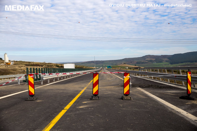 Imaginea articolului Asociaţia Pro Infrastructură cere ministrului Transporturilor demiterea conducerii CNAIR: "Închiderea" coridorului de autostradă Sibiu-Nădlac este amânată pe termen nedefinit 