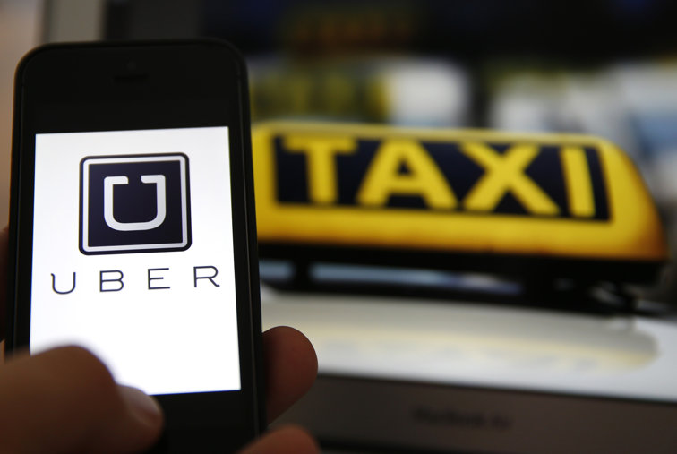 Imaginea articolului Uber sau Taxify ar putea fi SANCŢIONATE. Aplicaţiile mobile de dispecerizare transporturi în regim de TAXI vor fi supuse autorizării