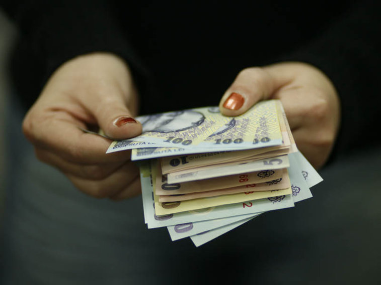 Imaginea articolului Studiu: Doar 6% dintre români spun că veniturile actuale le permit un trai fără griji