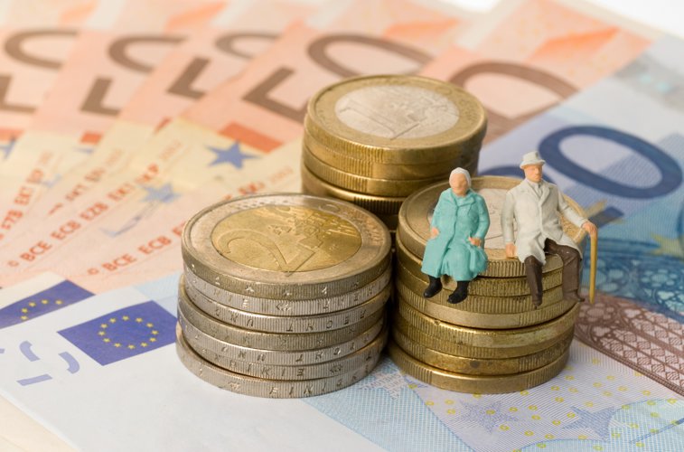 Imaginea articolului Investitorii germani atenţionează: România nu îşi permite să mărească pensiile cu 40% acum