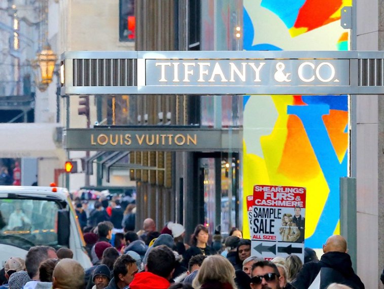 Imaginea articolului Cum rezistă brand-urile de lux pe piaţă, în vreme de criză