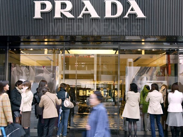 Imaginea articolului Grupul de modă Prada investeşte în România. A cumpărat 20% dintr-o fabrică 