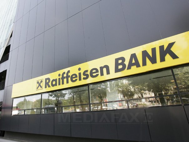Imaginea articolului Acţiunile Raiffeisen scad cu 8% la Viena în contextul investigaţiei privind afacerile din Rusia