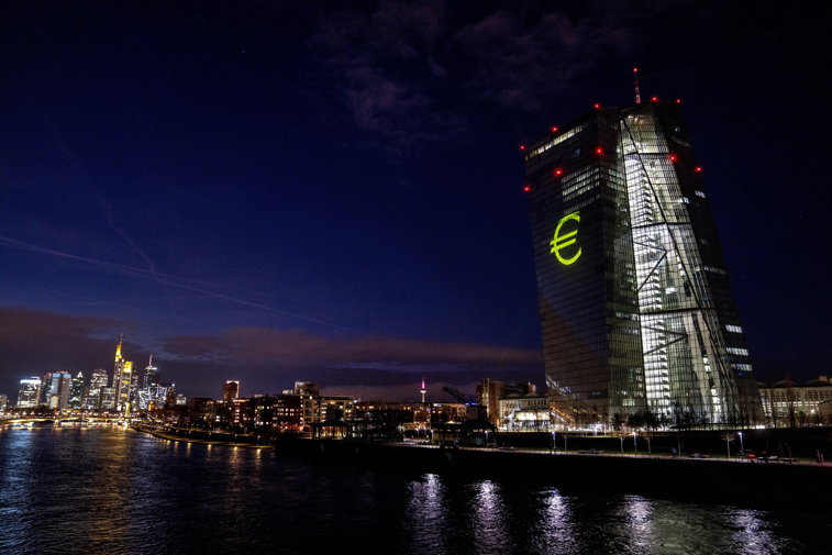 Imaginea articolului BCE planifică o nouă creştere a ratelor dobânzilor şi după luna martie