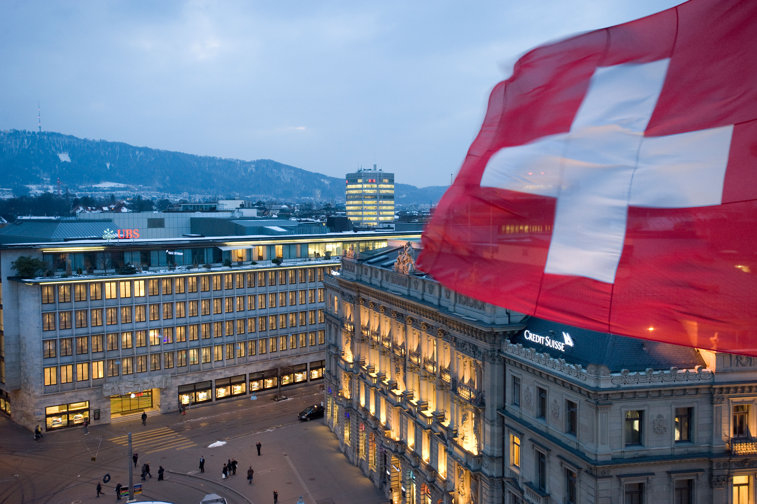 Imaginea articolului Tranzacţie-fulger: UBS va cumpăra Credit Suisse cu un miliard de dolari
