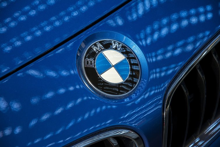 Imaginea articolului Epoca vehiculelor tradiţionale e gata să apună: BMW susţine că apogeul motoarelor cu combustie a fost atins în 2023, în timp ce vânzările de maşini electrice va conduce creşterea viitoare a companiei
