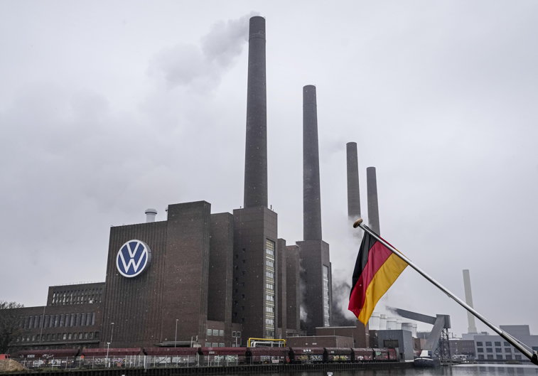 Imaginea articolului Industria auto germană, cea mai mare din Europa, se luptă pentru supravieţuire