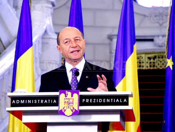 Imaginea articolului Băsescu: Am promulgat noua lege de accelerare a restituirilor