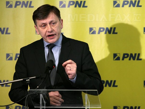 Imaginea articolului Antonescu: Nu mai candidez la preşedinţia PNL