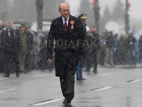 Imaginea articolului REPORTAJ: Băsescu şi Ponta s-au ignorat reciproc, de Ziua Naţională, la parada militară din Bucureşti - FOTO