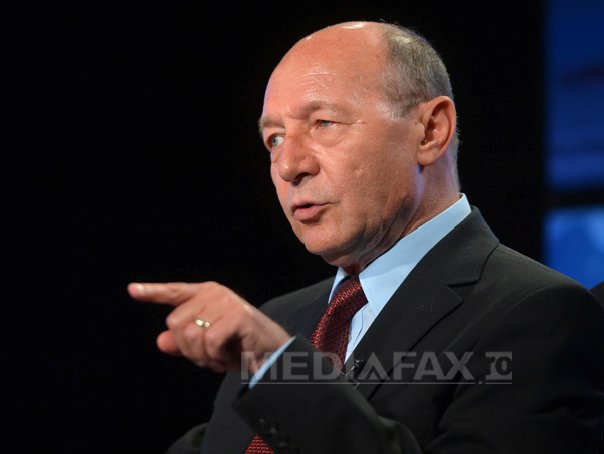 Imaginea articolului Băsescu: Voi continua să pun semne de întrebare dacă se reia spectacolul arestărilor. Niciodată nu l-am intrebat pe Coldea despre o anchetă la adresa Elenei Udrea