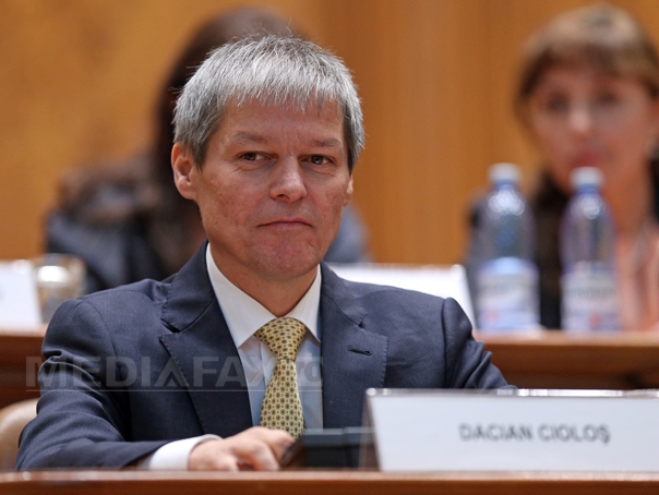 Imaginea articolului Cioloş: Vom cere ca anumite criterii de integritate să fie respectate de toată lumea. Lucrurile trebuie să se schimbe măcar acum, în al 12-lea ceas
