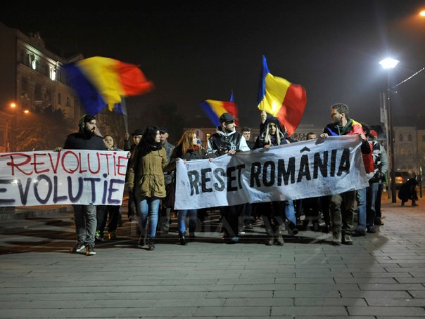 Imaginea articolului #Colectiv: Politicieni intangibili daţi la o parte şi primul Guvern tehnocrat al României