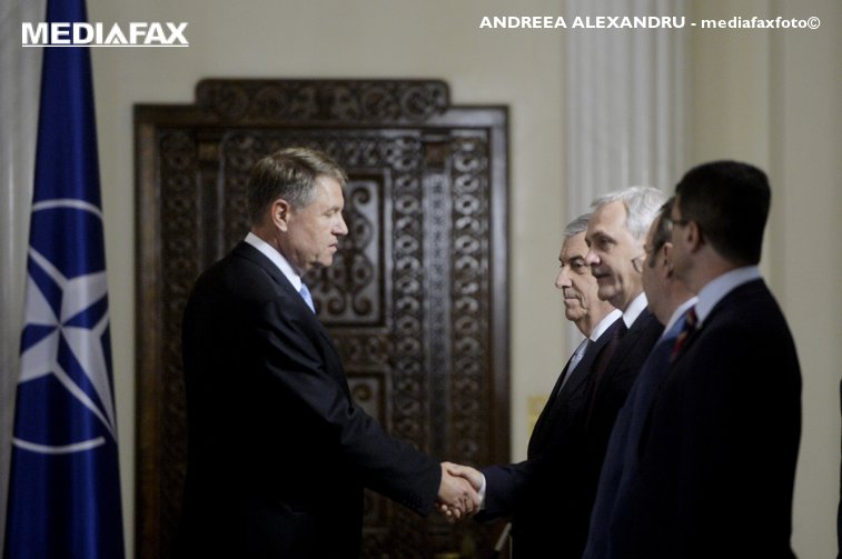 Imaginea articolului Tăriceanu, Dragnea şi Tudose au purtat discuţii cu preşedintele Iohannis, la Cotroceni, după ceremonia de învestire a noilor miniştri/ Dragnea: Sper să avem o întâlnire în patru într-un termen rezonabil
