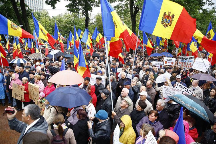 Imaginea articolului Proclamaţia Marii Adunări Centenare: Parlamentul de la Bucureşti să adopte o decizie privind Reîntregirea/ Igor Dodon: Un grup de naivi şi profitori/ La mitingul de la Chişinău au participat politicieni români  | VIDEO