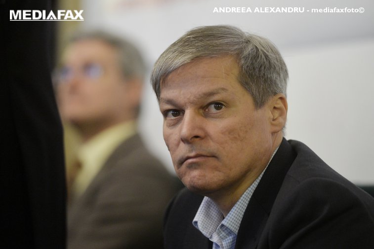 Imaginea articolului Dacian Cioloş, către Vanghelie: Măgării şi aberaţii. Oameni din zona PSD încep să aibă halucinaţii