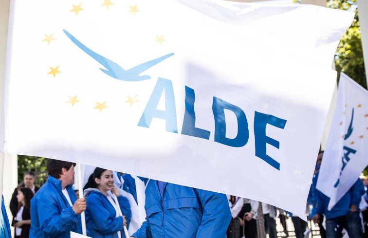 Imaginea articolului O întreagă organizaţie teritorială a ALDE trece la PNL 