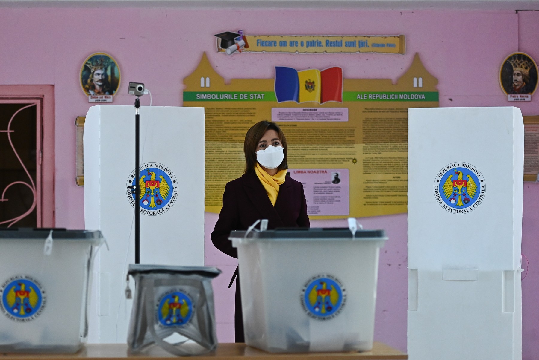 stall Halloween Minimal Alegeri Republica Moldova. Maia Sandu este noul preşedinte. Candidata  pro-europeană câştigă detaşat şi scrie istorie