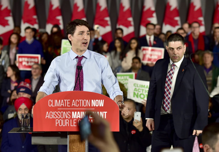 Imaginea articolului Justin Trudeau a câştigat alegerile din Canada, dar nu a obţinut o majoritate absolută