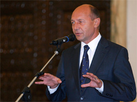 Băsescu: Decenţa l-ar obliga pe Olteanu să demisioneze, pentru că a spus minciuni