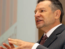 Radu Berceanu şi-a anunţat demisia în plenul Senatului (Imagine: Mediafax Foto)