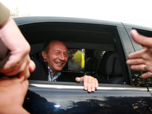 Băsescu îndeamnă din nou cetăţenii să meargă la vot (Imagine: Mediafax Foto)