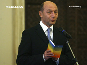 PSD - Băsescu depăşeşte orice limită în afirmarea lipsei sale de bun simţ (Imagine: Mediafax Foto)