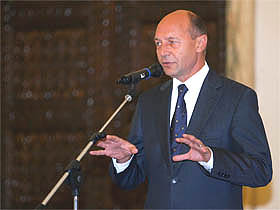 Băsescu îl acuză pe Olteanu că face afirmaţii false şi că nu cunoaşte legile (Imagine: Mediafax Foto)