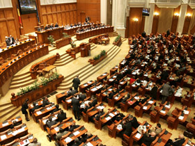 Parlamentarii comentează cererea de convocare a unei sesiuni extraordinare (Imagine: Mediafax Foto)
