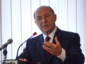 Băsescu: Nu va fi o concurenţă între forţa militară a UE şi NATO (Imagine:Mediafax Foto)