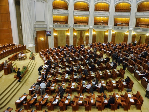 Imaginea articolului Trandafir, Prigoană, Potor şi Severin, printre parlamentarii PDL care au votat pentru moţiune
