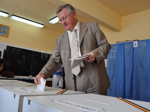 Imaginea articolului ALEGERI LOCALE 2012: Primarul Bistriţei, Ovidiu Creţu, a câştigat un nou mandat, dar nu are majoritate în Consiliul Local
