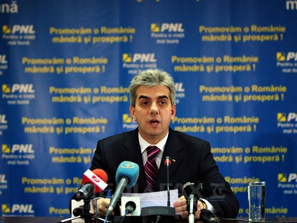 Imaginea articolului Cezar Preda despre Nicolăescu: Cursul euro o ia mai rău razna când vede un prost la microfon
