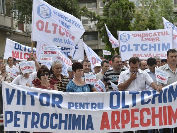 Imaginea articolului Noi proteste au avut loc la combinatul Oltchim Râmnicu Vâlcea. Angajaţii au cerut demisia liderului sindical