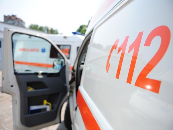 Imaginea articolului Accident grav în Sibiu, în care au fost implicate 2 maşini şi un autobuz. O persoană a murit şi alte două au fost grav rănite 