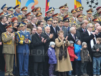 De Ziua Naţională... Parada-1-decembrie-2012-marius-dobrescu