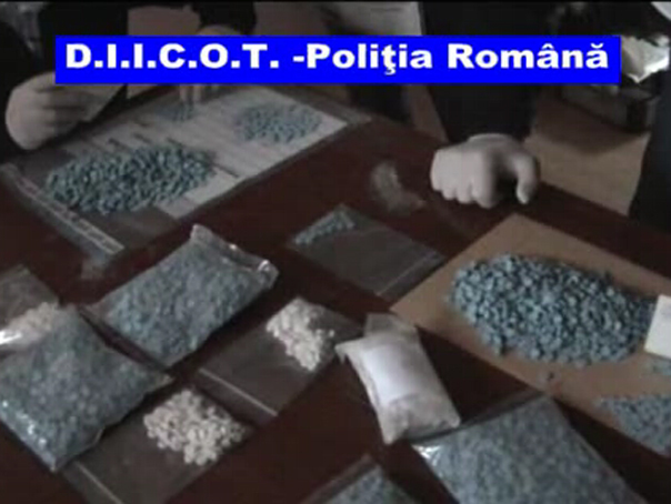 Imaginea articolului Doi cetăţeni olandezi şi trei români au fost reţinuţi pentru trafic de droguri