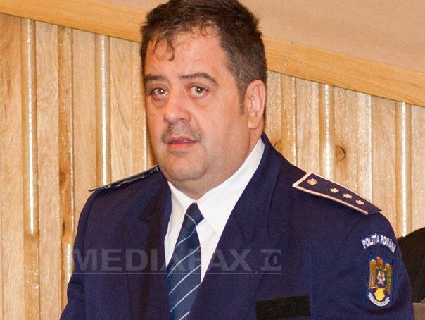 Imaginea articolului Şef al Poliţiei Buzău, cercetat după ce a ajutat un condamnat să iasă din arest pentru petreceri sau să meargă la frizer. Condamnatul, cunoscut în mediul interlop