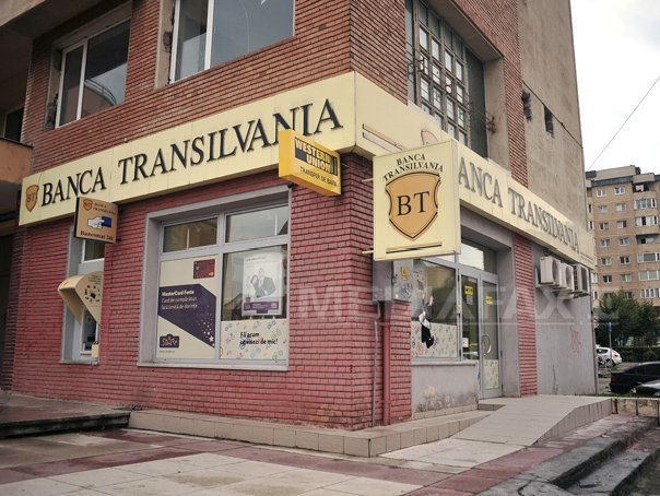 Imaginea articolului JAF la o filială bancară din Braşov. O cutie de valori cu peste 200.000 de lei a fost furată. Reprezentanţii băncii susţin că suma este asigurată