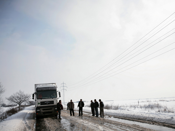 Imaginea articolului Avertisment MAE pentru românii care se deplasează în Bulgaria: Va fi cod portocaliu de ploi, vânt şi polei. Maşinile trebuie echipate corespunzător
