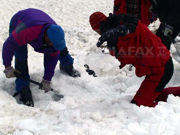 Imaginea articolului Sibiu: Patru salvamontişti, surprinşi de o avalanşă la Bâlea Lac