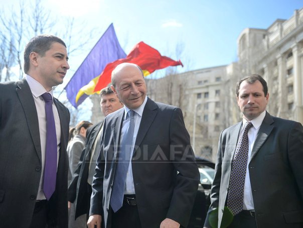 Imaginea articolului Băsescu, la ieşirea de la Parchet: Nu îmi este frică de lege. Am dat o declaraţie completă