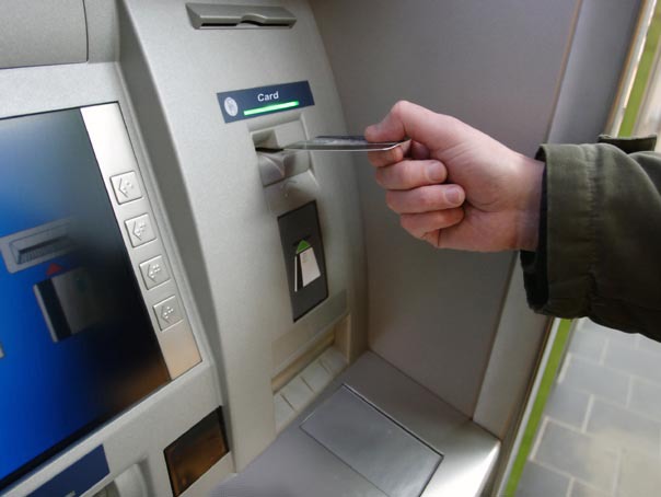 Imaginea articolului Cetăţean bulgar, prins la Bucureşti copiind date de carduri bancare de la ATM-uri