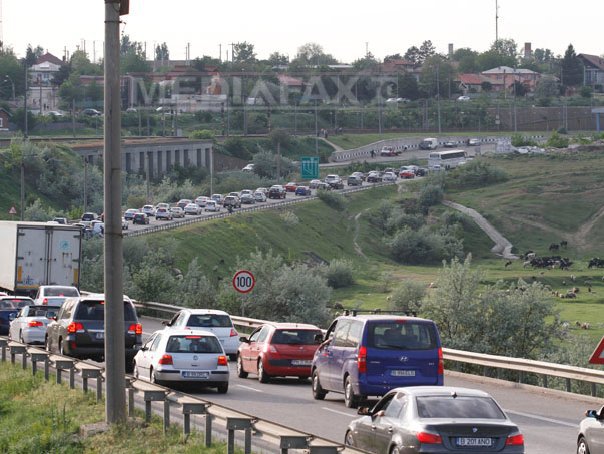 Imaginea articolului Trafic deviat pe autostradă de la Nădlac spre Arad din cauza a sute de camioane aflate lângă vamă