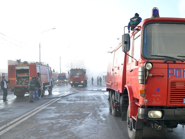 Imaginea articolului Timişoara: 110 angajaţi ai unei fabrici de componente auto, evacuaţi din cauza unui incendiu