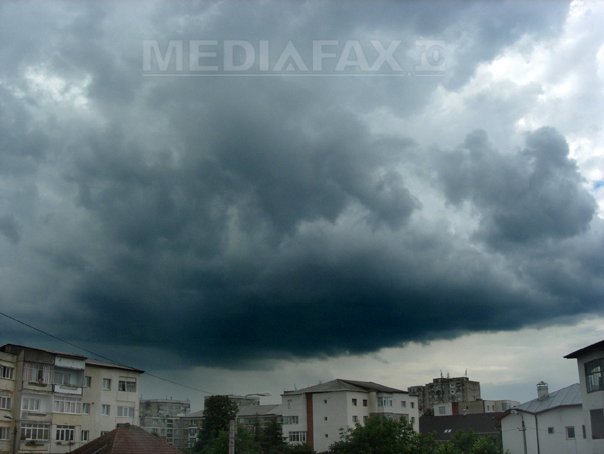 Imaginea articolului INFORMARE METEO: Ploi însemnate cantitativ, de luni până miercuri, în toată ţara - FOTO